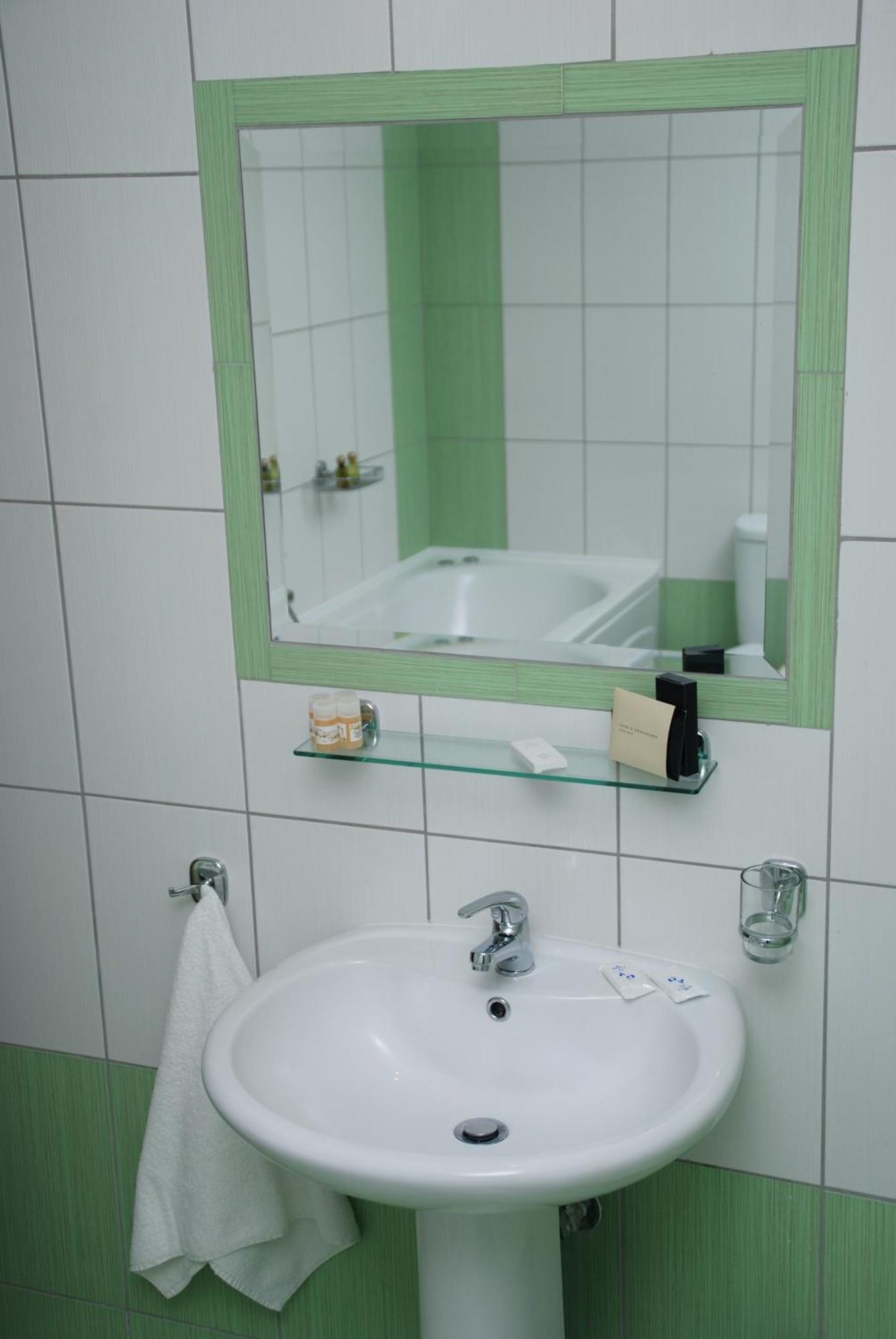 Grand Platon Hotel Olympiakí Aktí Ngoại thất bức ảnh