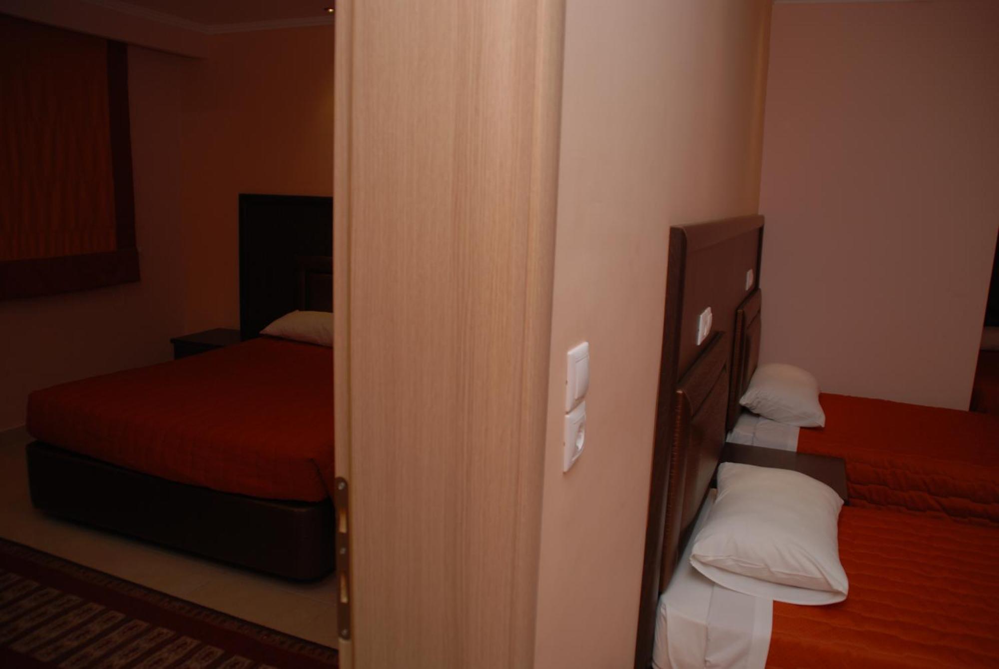 Grand Platon Hotel Olympiakí Aktí Ngoại thất bức ảnh